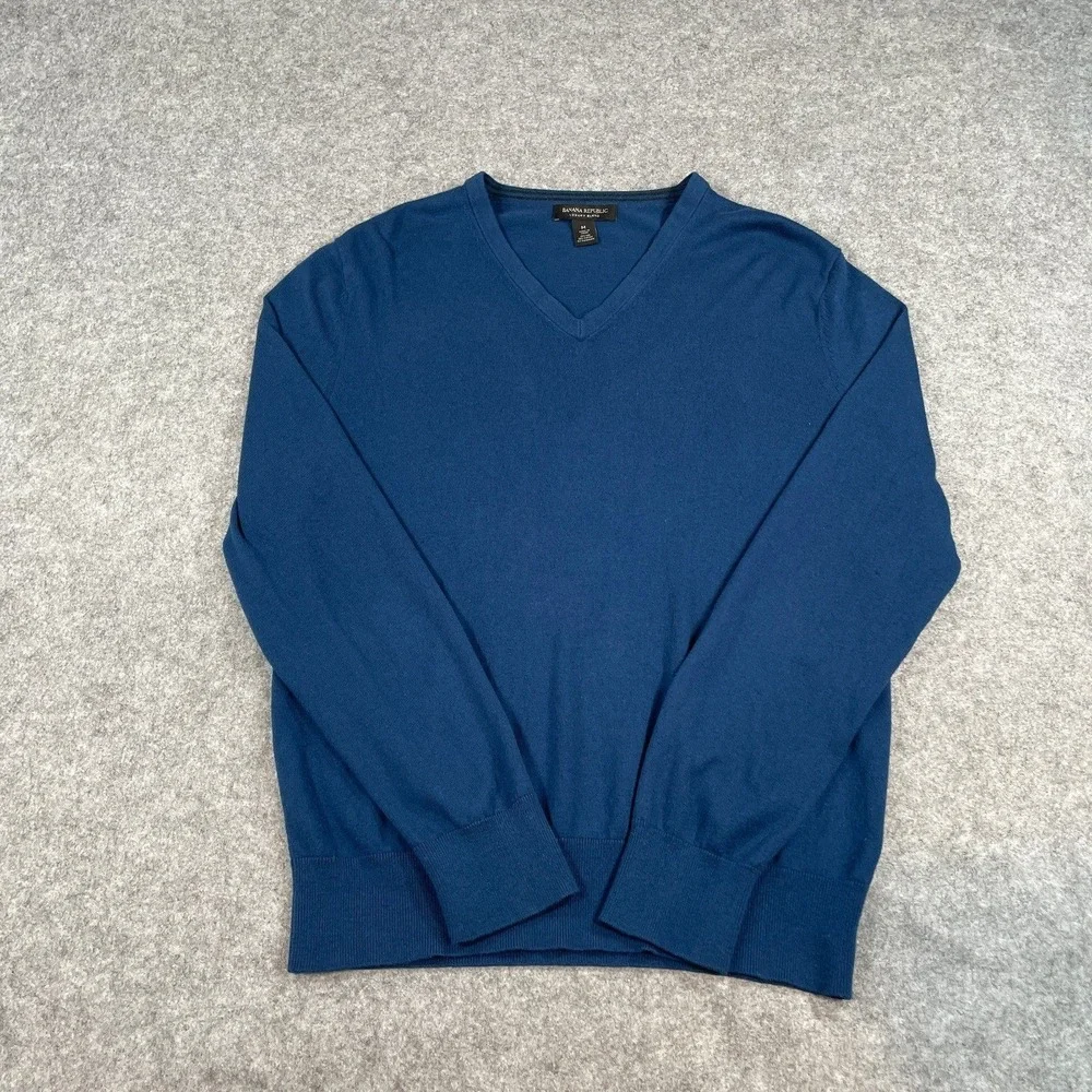 Banana Republic Luxury Blend Mens Sweater M Blue Cashmere Silk V-Neck Office